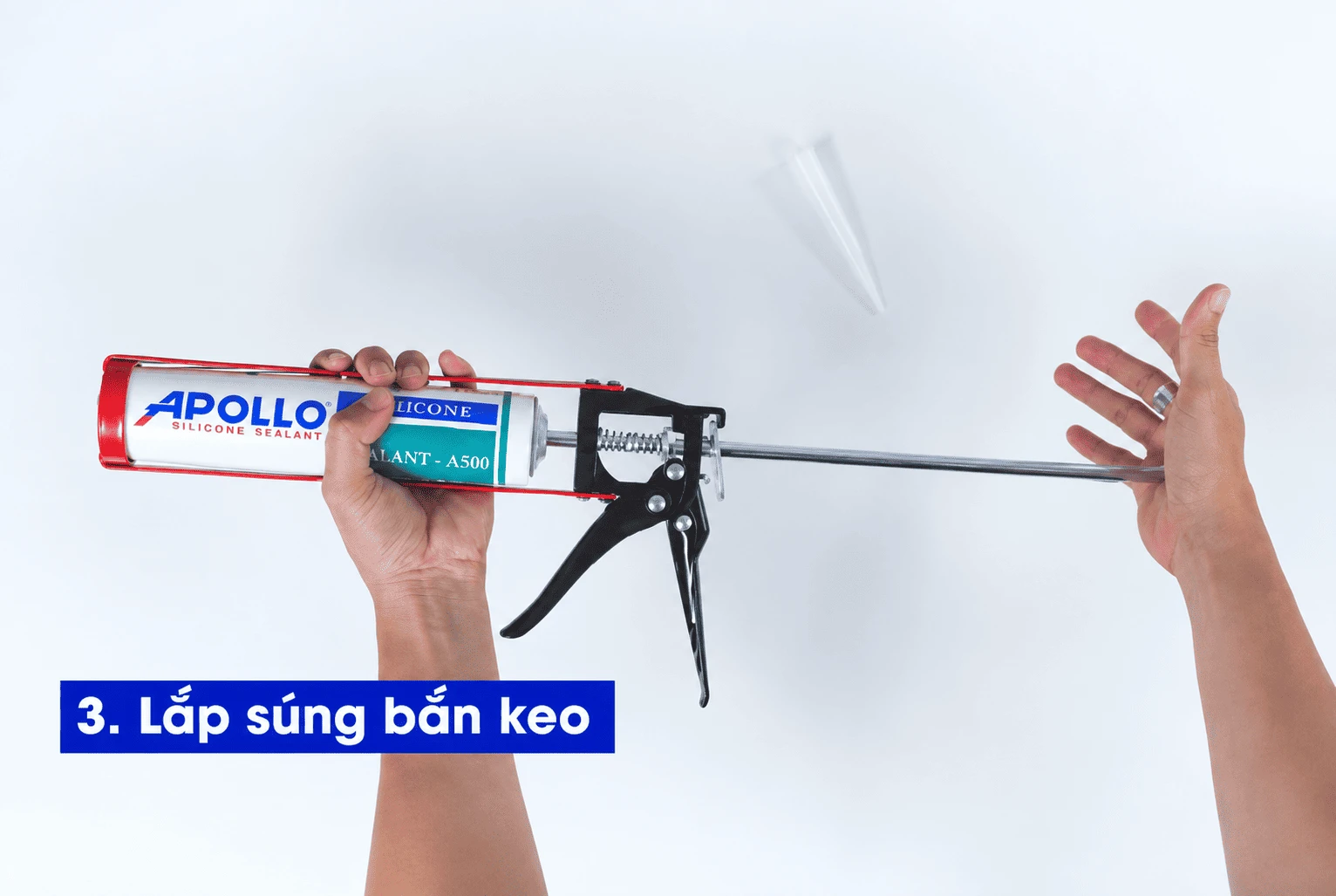 Sau khi lắp súng bắn keo, bạn cần kiểm tra: độ khít của keo, hoạt động của cò súng và tình trạng rò rỉ